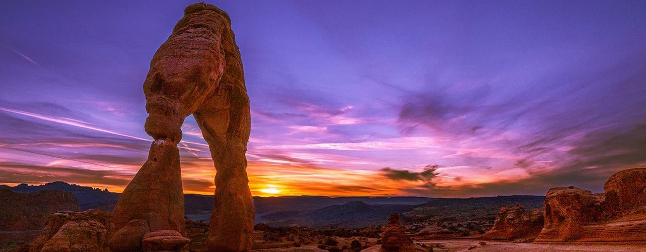 
        <div class='title'>
          delicate arch
        </div>
       