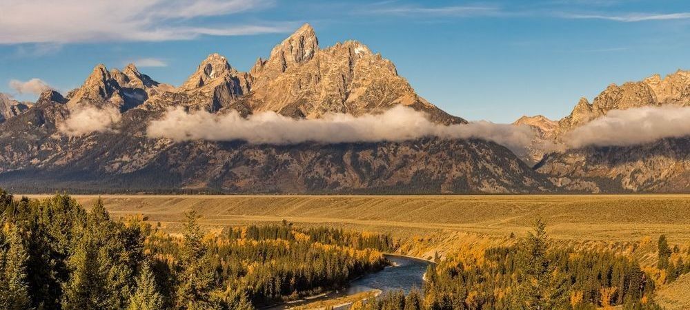 
        <div class='title'>
          Grand Tetons Sunrise - Snake River & Low Clouds
        </div>
       
        <div class='description'>
          Grand Tetons Sunrise - Snake River & Low Clouds
        </div>
      