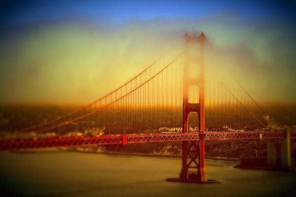 GOLDEN GATE BRIDGE WITH FOG
