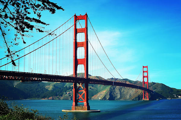 GOLDEN GATE BRIDGE -BLUE SKY
