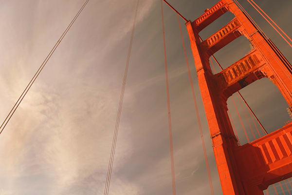 GOLDEN GATE BRIDGE - CLOSE UP
