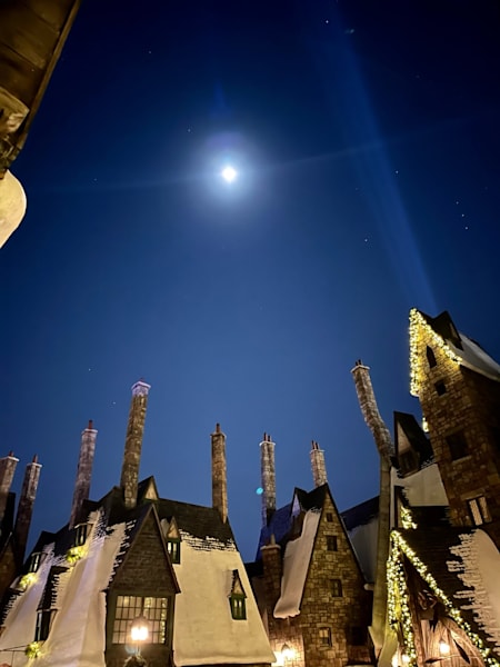 Moon Over Wizarding World of Harry Potter (Universal)