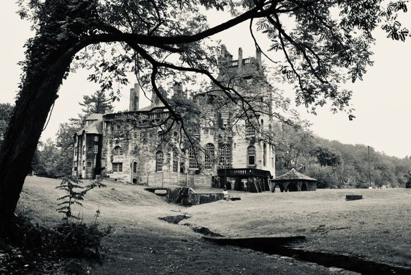 Fonthill Castle