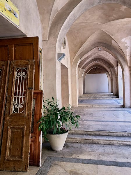 Archways, Alleys and Doors Archways, Alleys and Doors