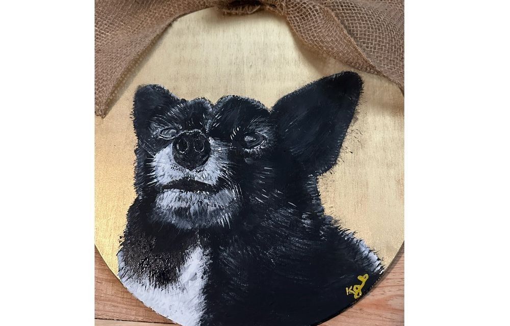 
        <div class='title'>
          Chiqui
        </div>
       
        <div class='description'>
          Commisioned painting
        </div>
      
