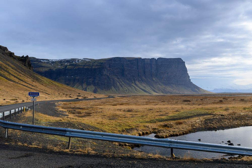 Krossá River & Cliffs – South Iceland Print