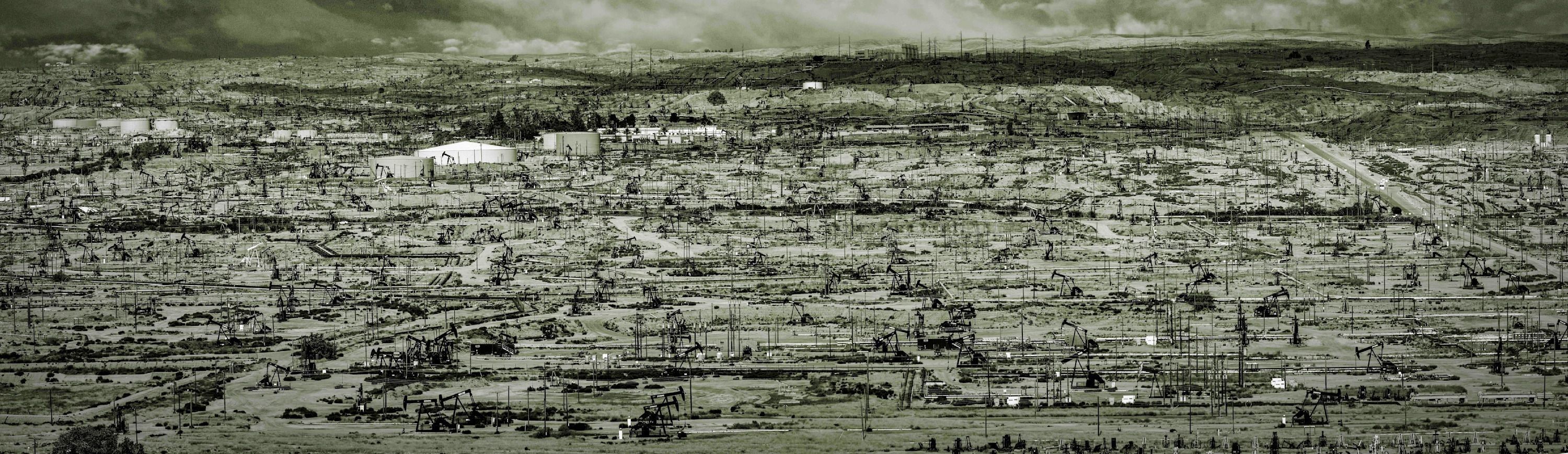 
        <div class='title'>
          Oil Fields Bakersfield, CA
        </div>
       