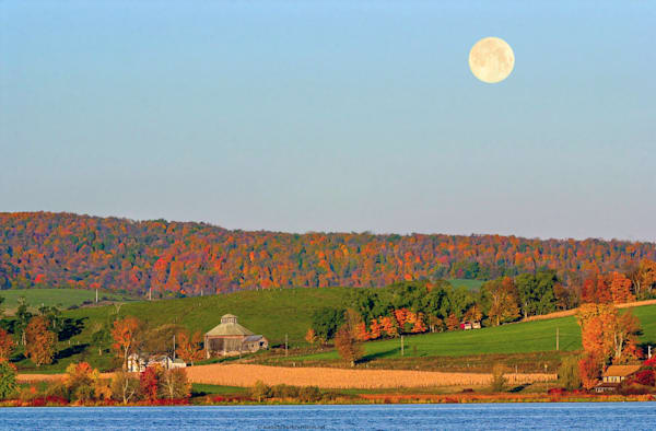 Early Sunrise Octagon Barn with Setting Moon