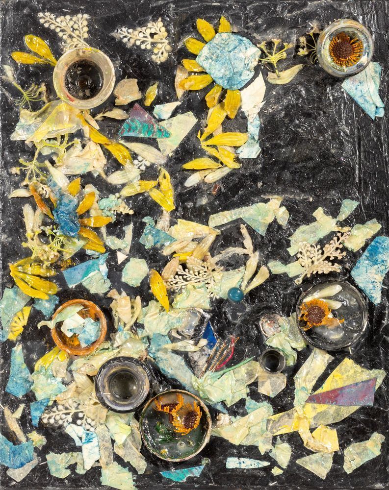 Plastic Flowers Art | DAS Gallerie