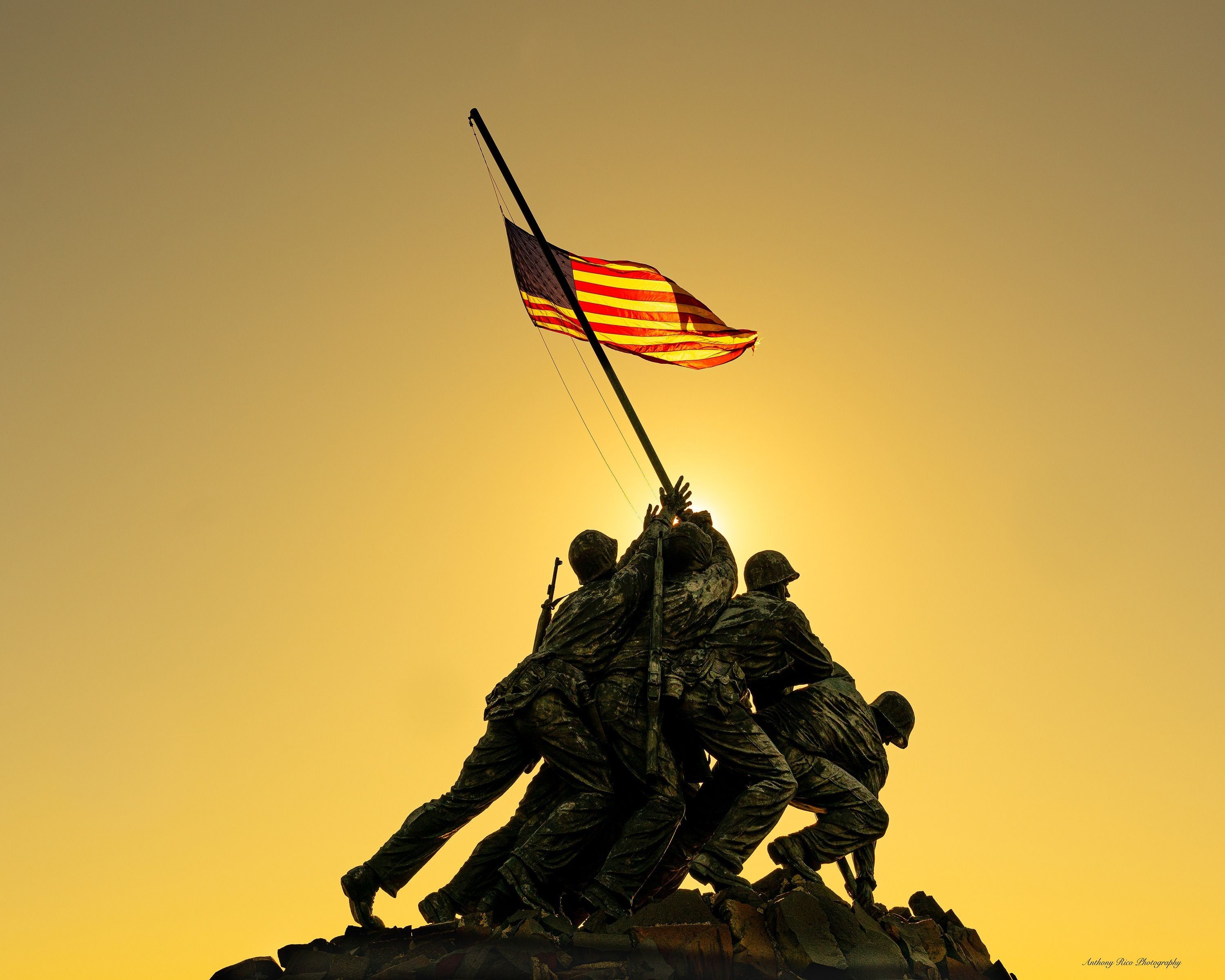 
        <div class='title'>
          Iwo Jima Memorial small 8x10
        </div>
       