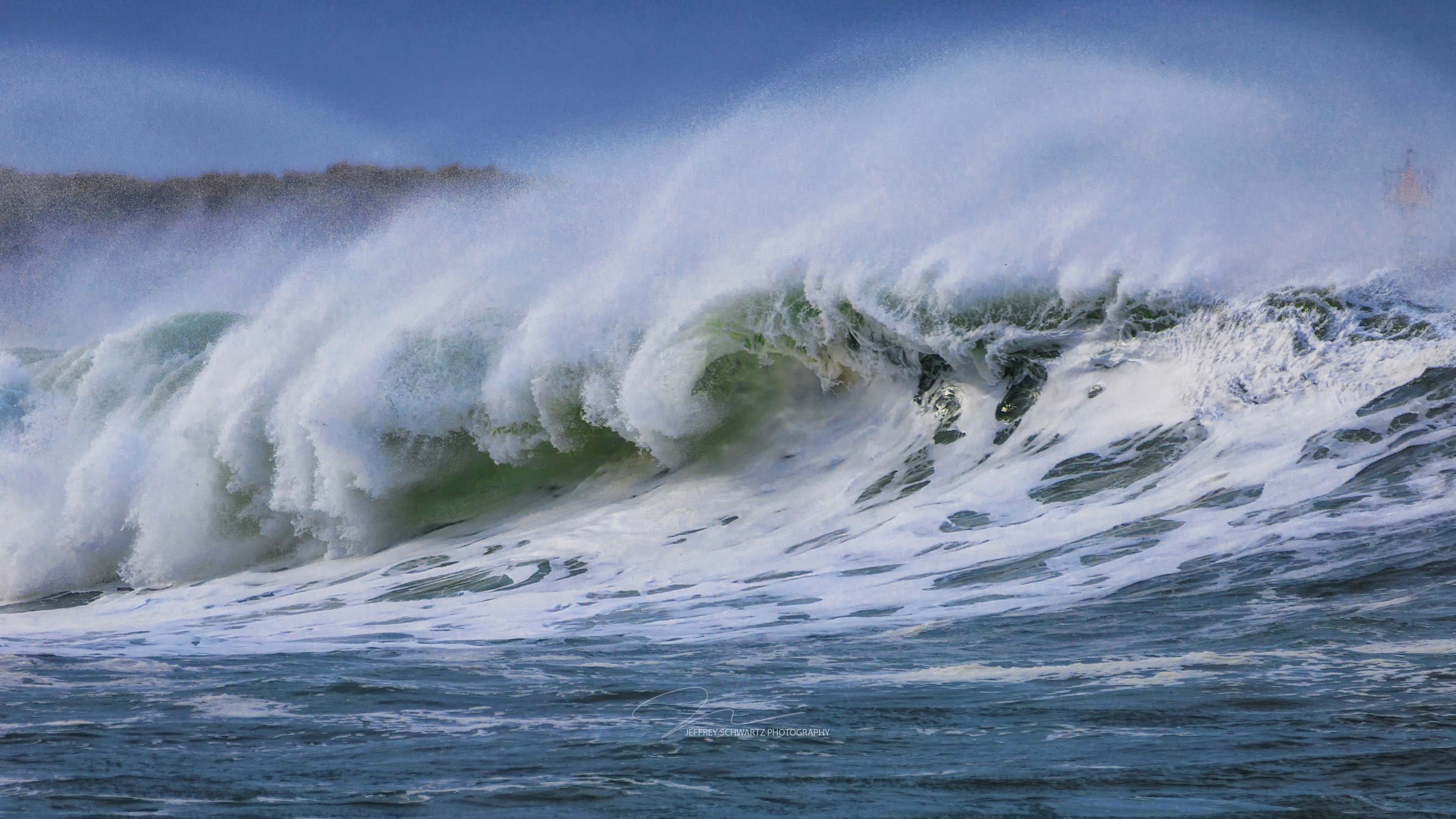 
        <div class='title'>
          
        </div>
       
        <div class='description'>
          
        </div>
      