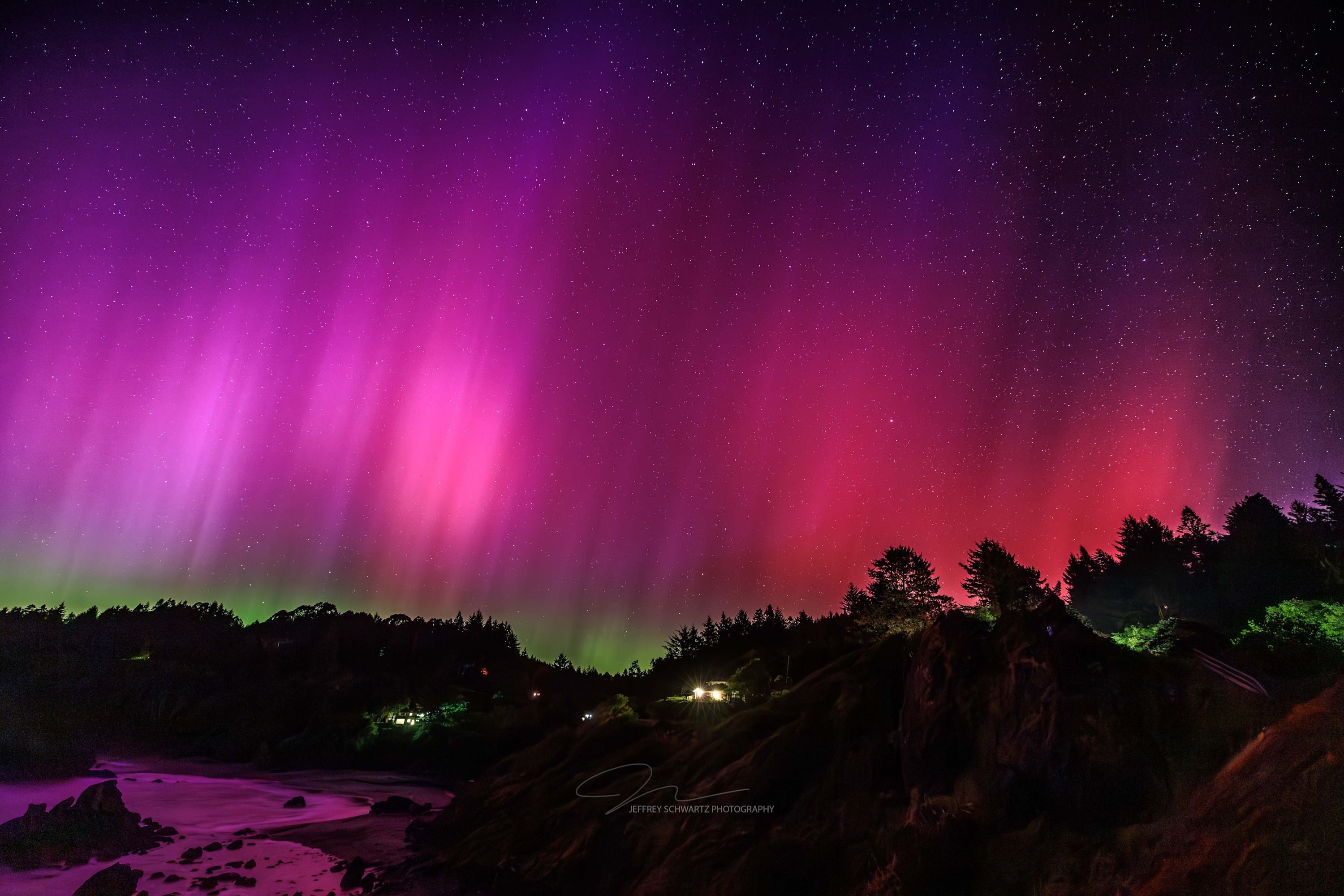 
        <div class='title'>
          
        </div>
       
        <div class='description'>
          
        </div>
      