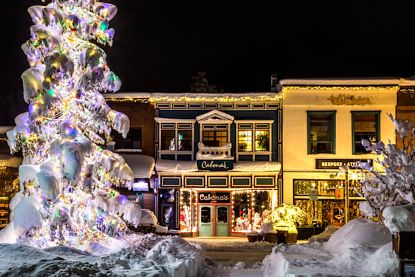Snowy Christmas Tree in Truckee 25