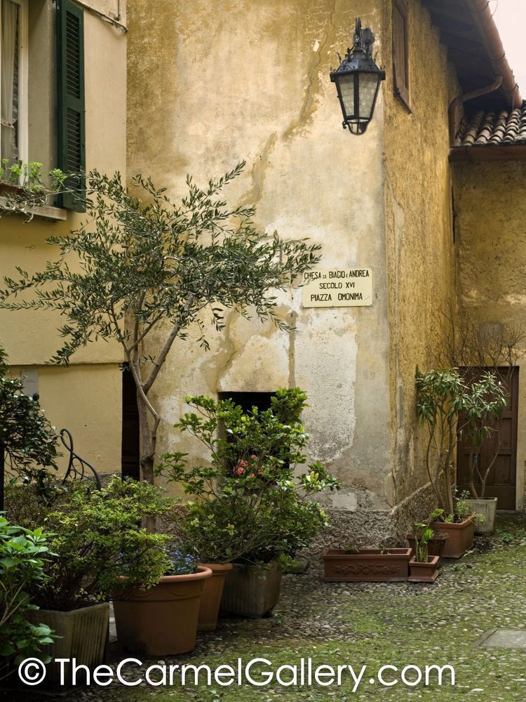 Piazza Omonima