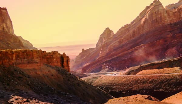 Familiar Bend, Changing Light – Spotted Wolf Canyon Photo