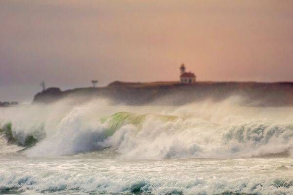 Arago Lighthouse Waves