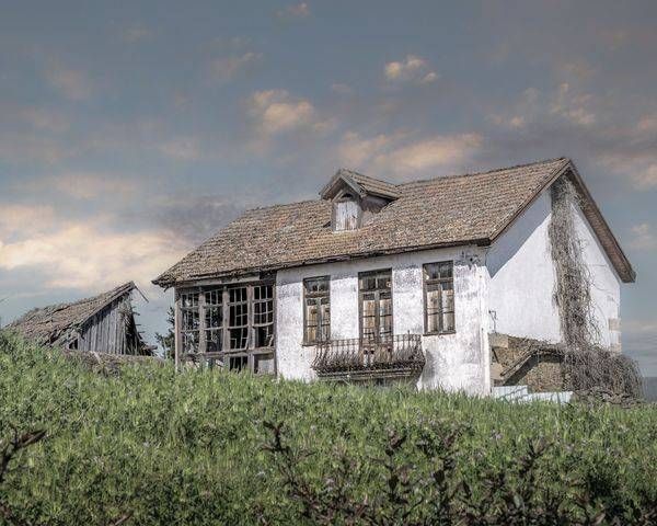 Abandoned Douro Valley Farmhouse Print | 910Photography