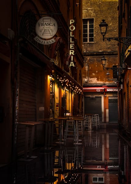 Hidden Alley Osteria in Bologna After Rain – 910Photography