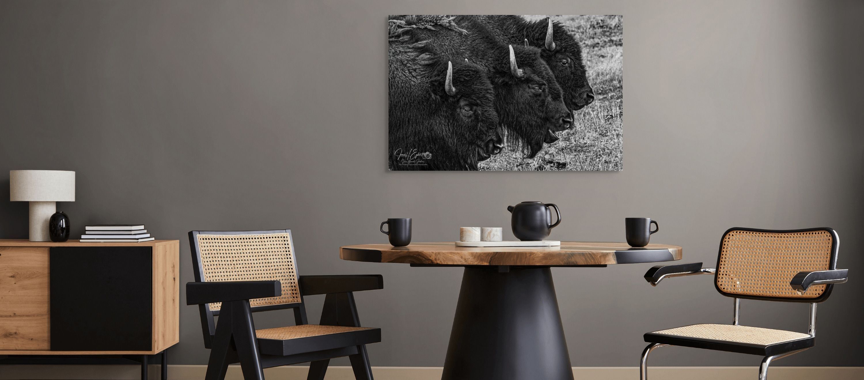 
        <div class='title'>
          07272025 noir tres amigos bisons j hec2684
        </div>
       