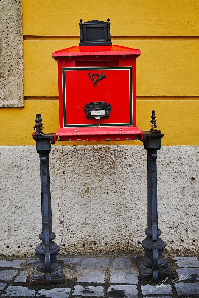 Public mailbox in Pest