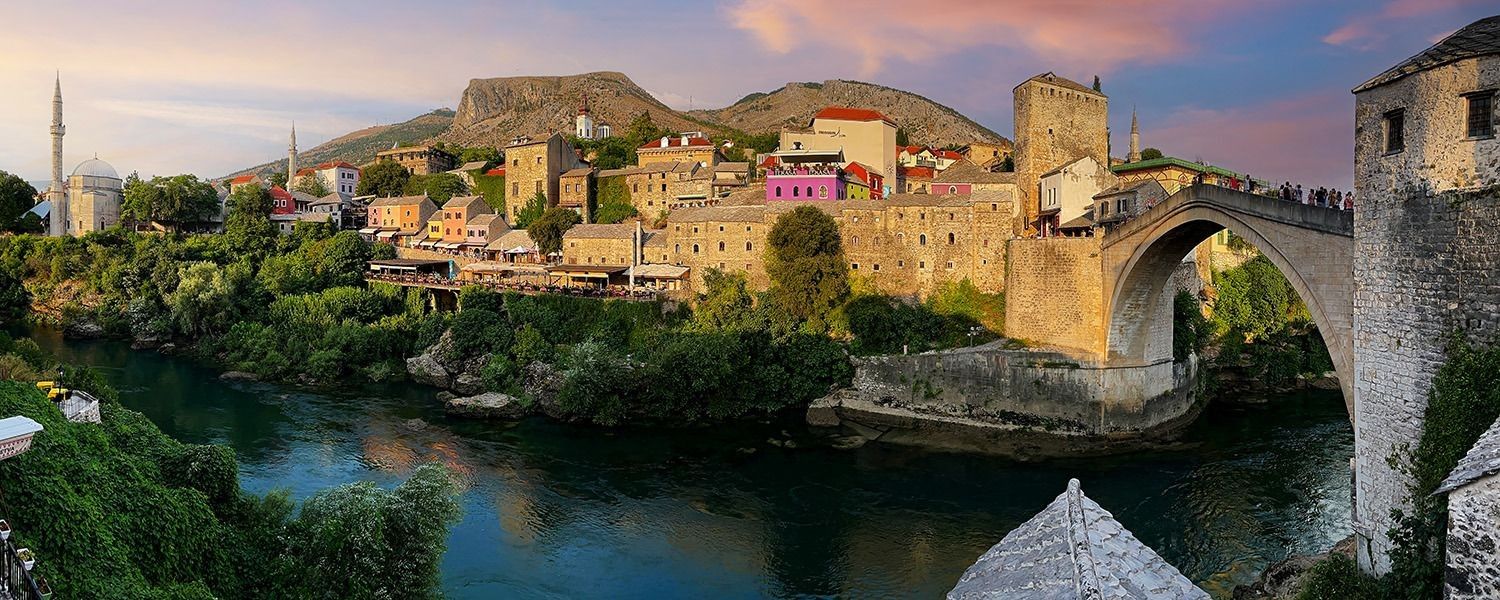 
        <div class='title'>
          Mostar, Bosnia billboard
        </div>
       