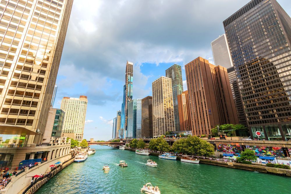 Chicago River at Michigan Avenue Wall Art – Everyday Cityscape Metal Print