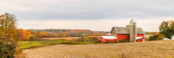 Autumn Barn - Wisconsin Wall Art | William Drew