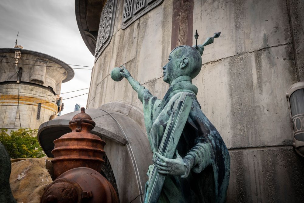 Statue At The Droid Depot Photography Art | William Drew Photography
