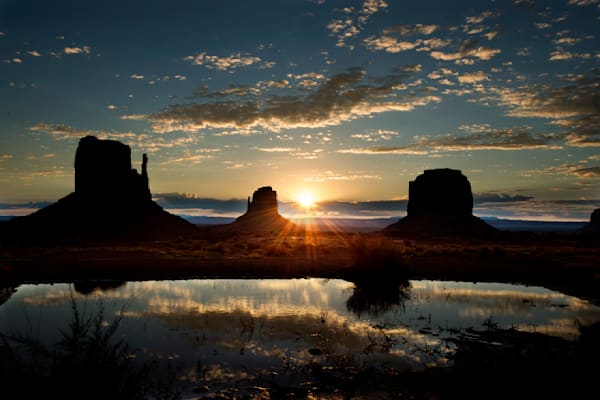 Monument Valley Sunrise