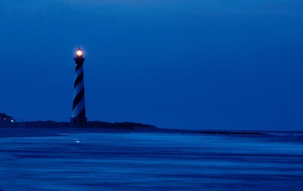 The Light Shines In The Darkness John 1-5