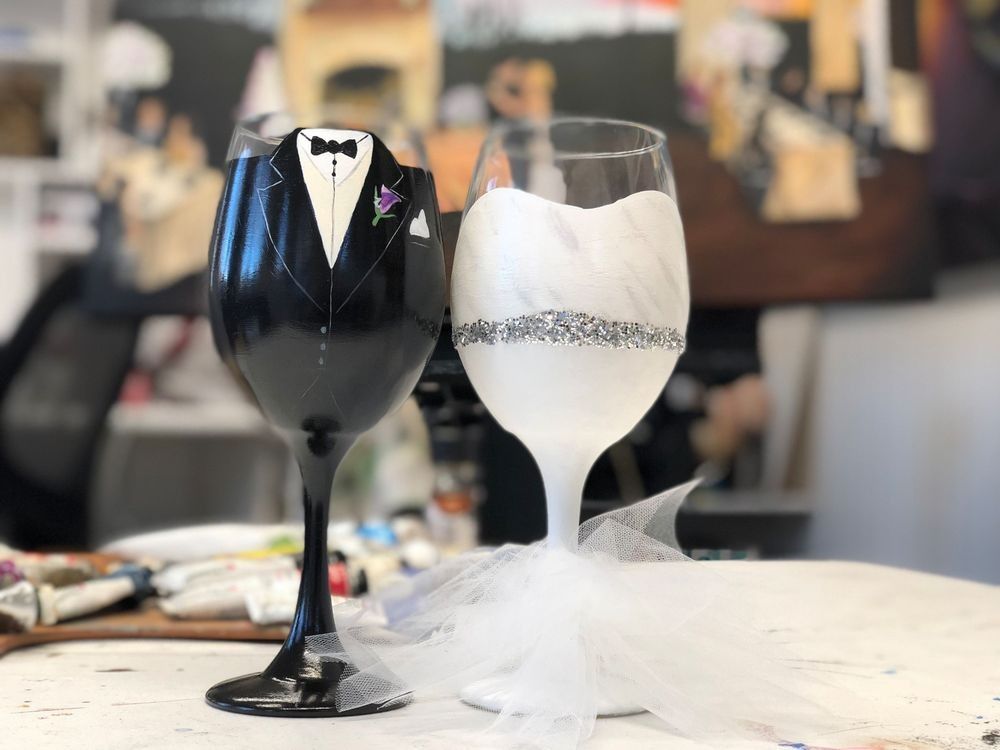 Bride and Groom Wedding Glass Set