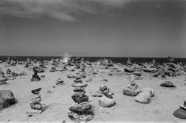Stone Cairns Horizon