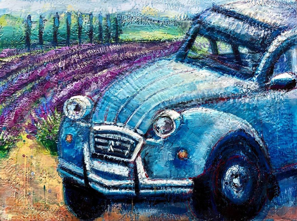French Vintage Car Deux Chevaux in lavender field Provence