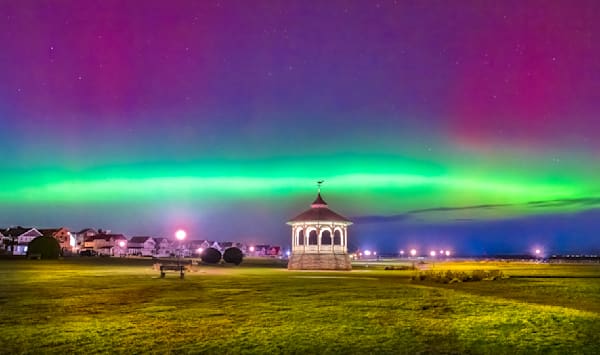 Ocean Park Northern Lights 2025 Art | Michael Blanchard Inspirational Photography - Crossroads Gallery
