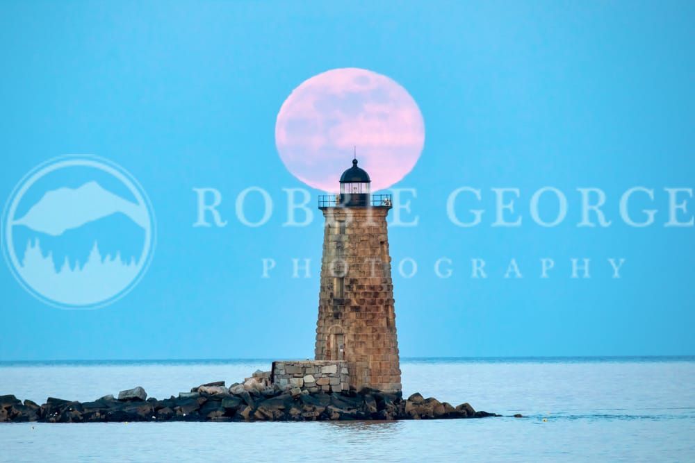 Maine Lighthouses - A Photographic Journey by Robbie George | Available in Prints and Merchandise