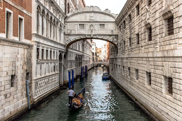 Venice Court to Prison Bridge - Bridge of Sighs