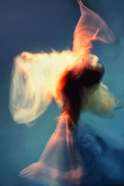 Escape the everyday with Angelique! Lose yourself in the soft blend of soothing colors.