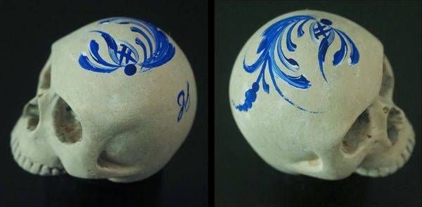 Mini Skull with Rosemaling 07