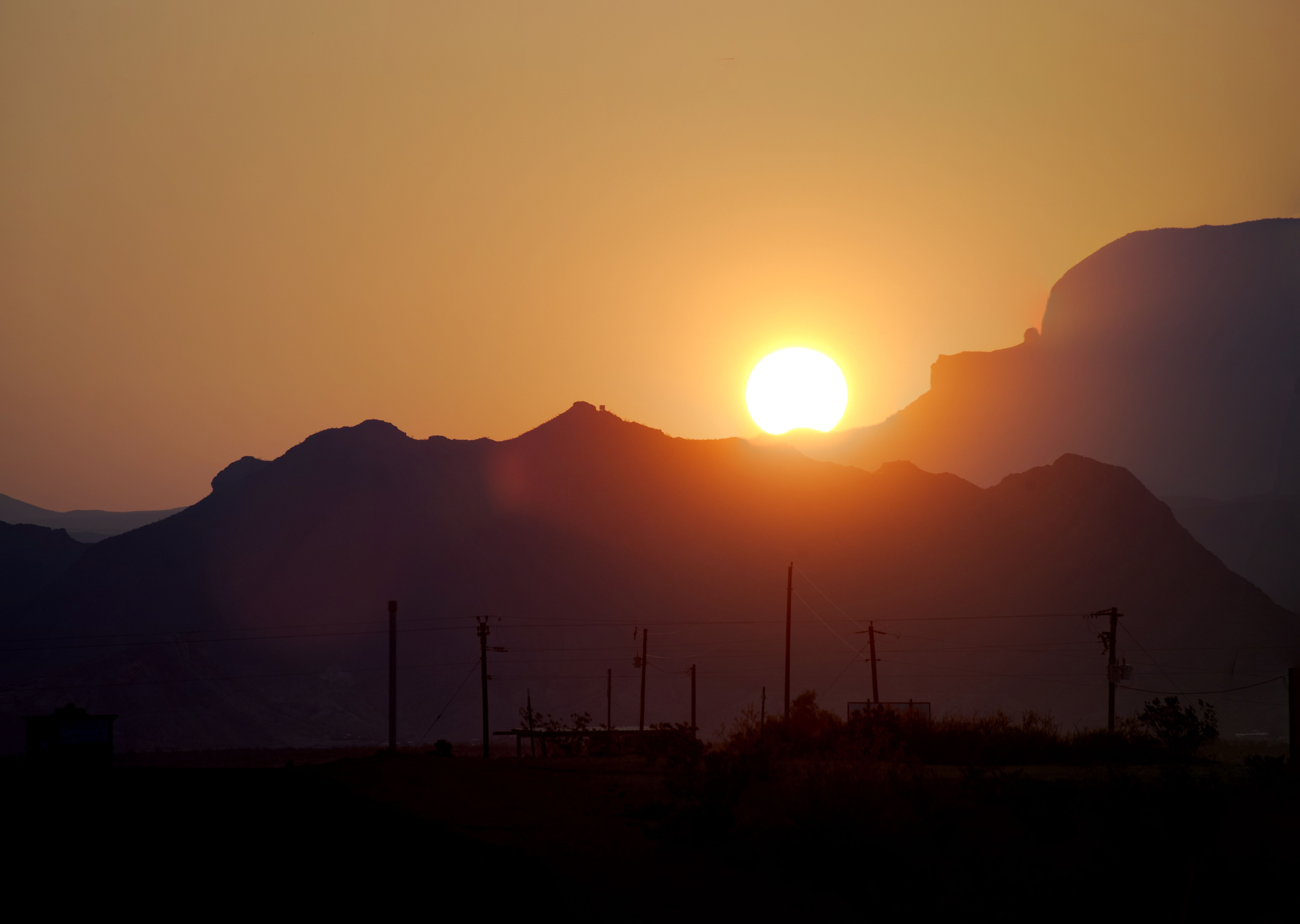 
        <div class='title'>
          sunrise big bend2
        </div>
       