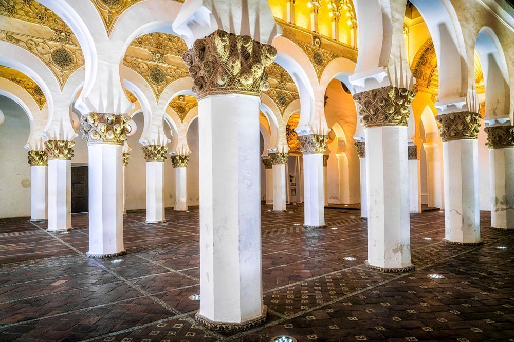 Columns - Mudejar Architecture at La Sinagoga de Santa Maria La Blanca