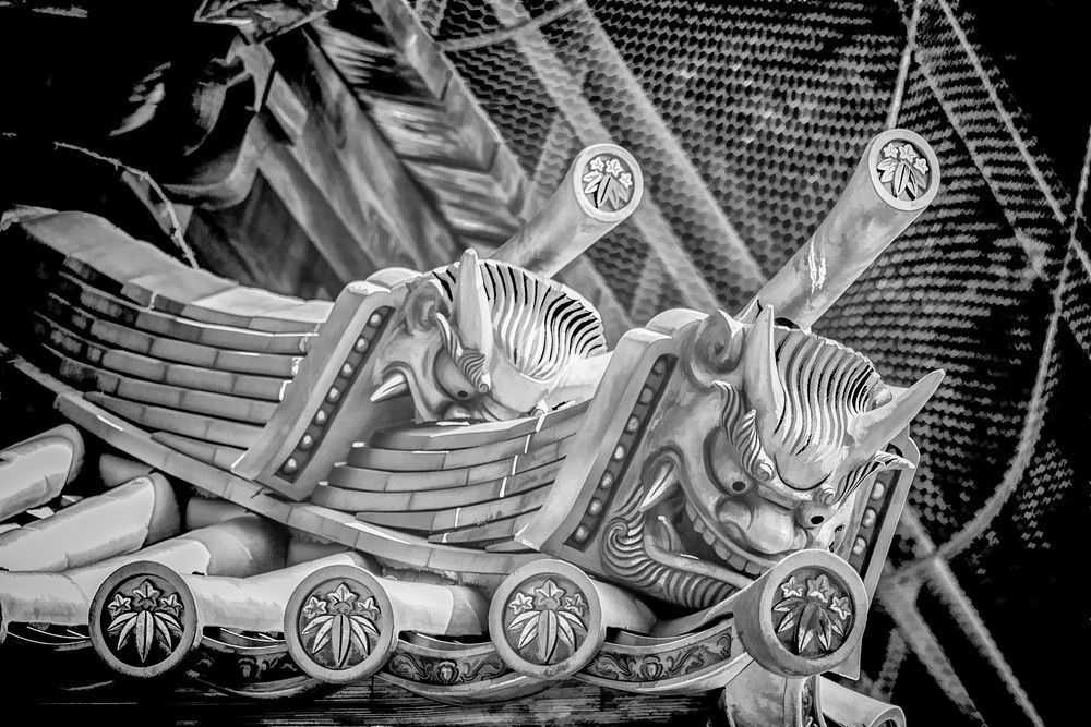 Roof Dragons