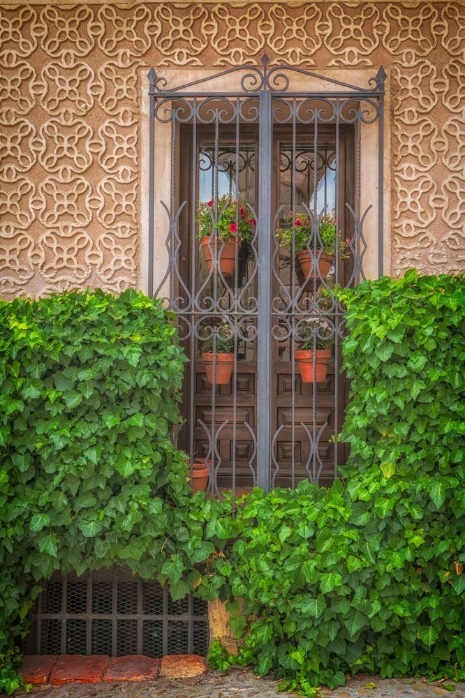 Segovia Window - Captivating Architectural Photography

Meta Keywords: Segovia, window, architecture, photography, historical