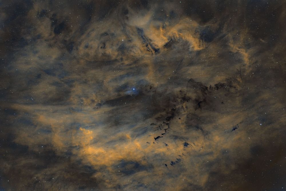 Sh2-119 The Clamshell Nebula - Astrophotography from Urban Skies