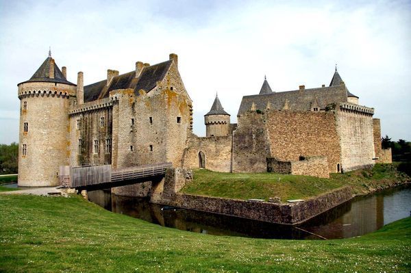 Castles, Coasts & Jungles Abroad
