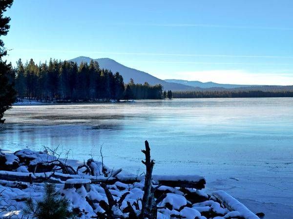 Frozen Crane Prairie Reservoir Photography Art | InYourBackyard