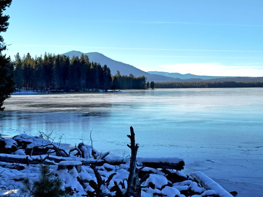 Frozen Crane Prairie Reservoir Photography Art | InYourBackyard
