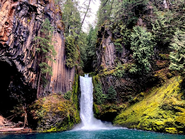 North Umpqua River Flowing Over Toketee Falls Photography Art | InYourBackyard