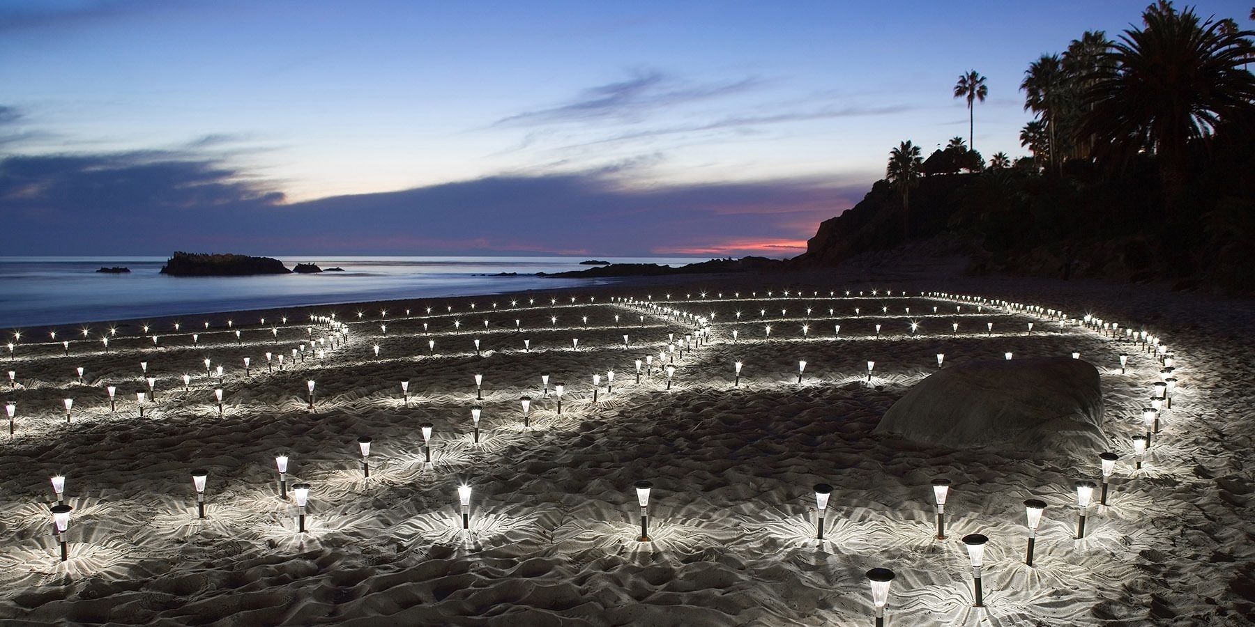 
        <div class='title'>
          SlideD
        </div>
       