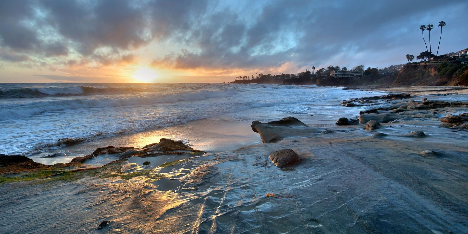 
        <div class='title'>
          slideA
        </div>
       