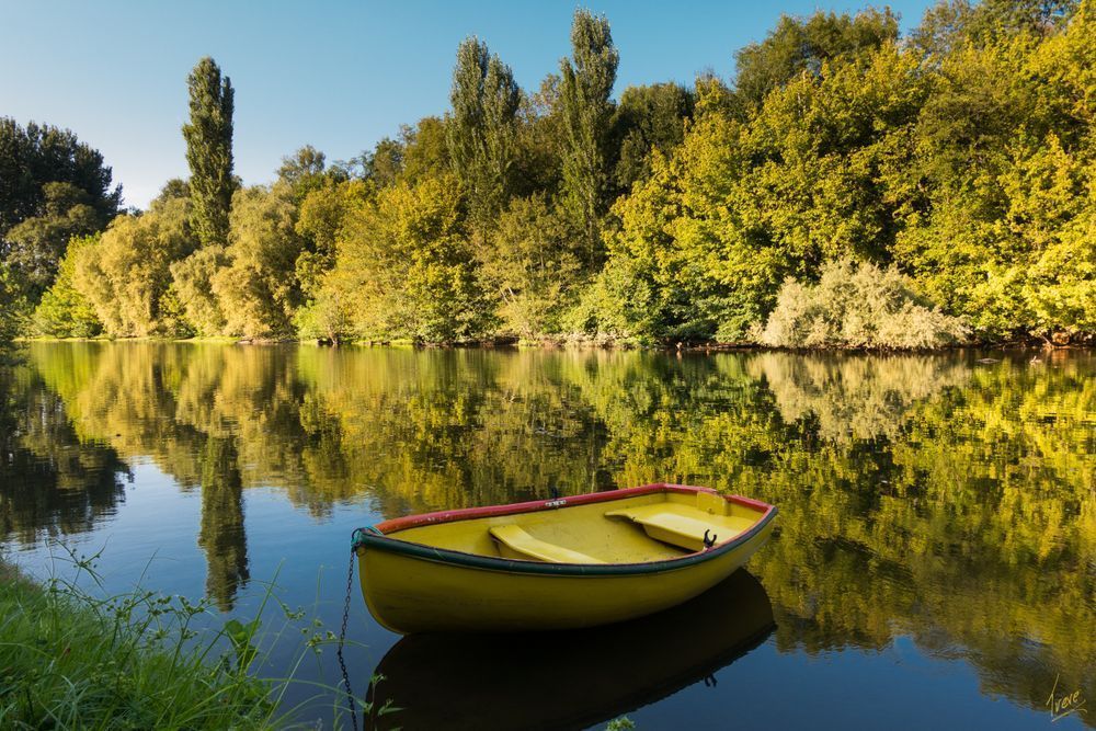 Rowboat on the Dordogne at Carennac